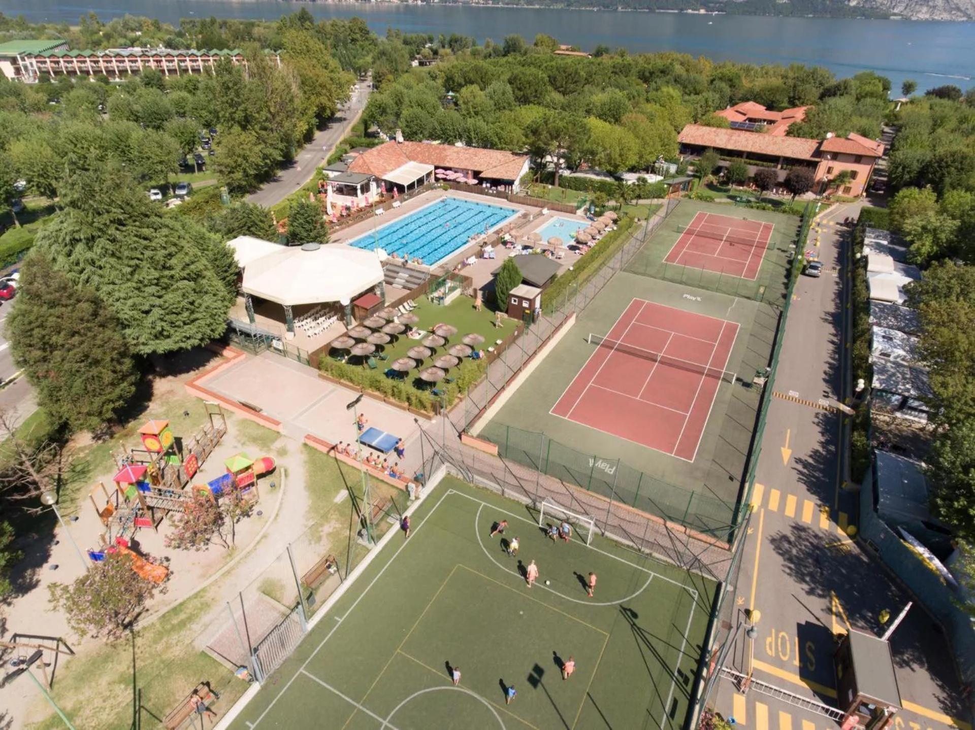 Estivo Premium Deluxe Mobile Homes On Camping Del Sole Village Ιζέο Εξωτερικό φωτογραφία