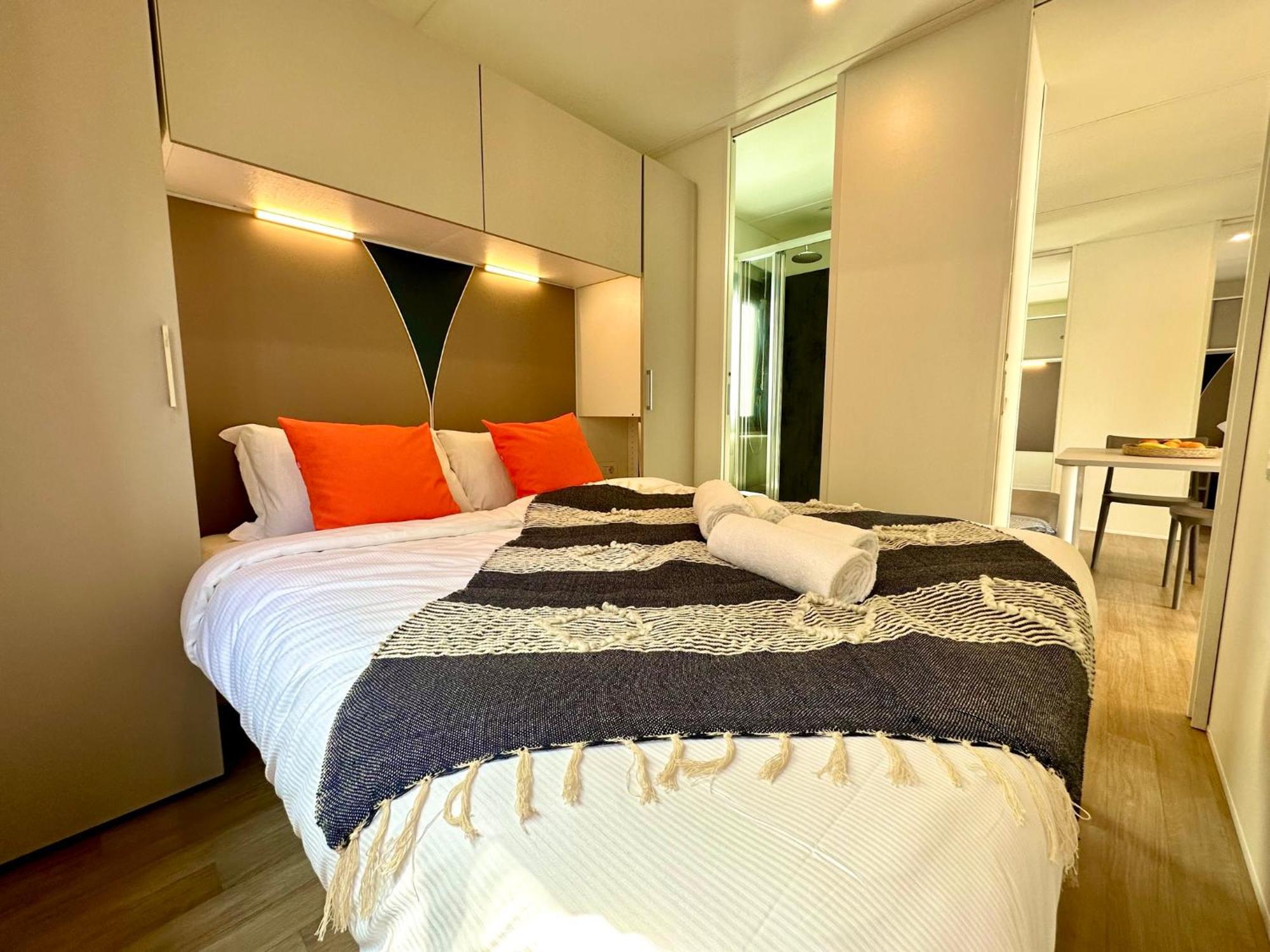 Estivo Premium Deluxe Mobile Homes On Camping Del Sole Village Ιζέο Εξωτερικό φωτογραφία